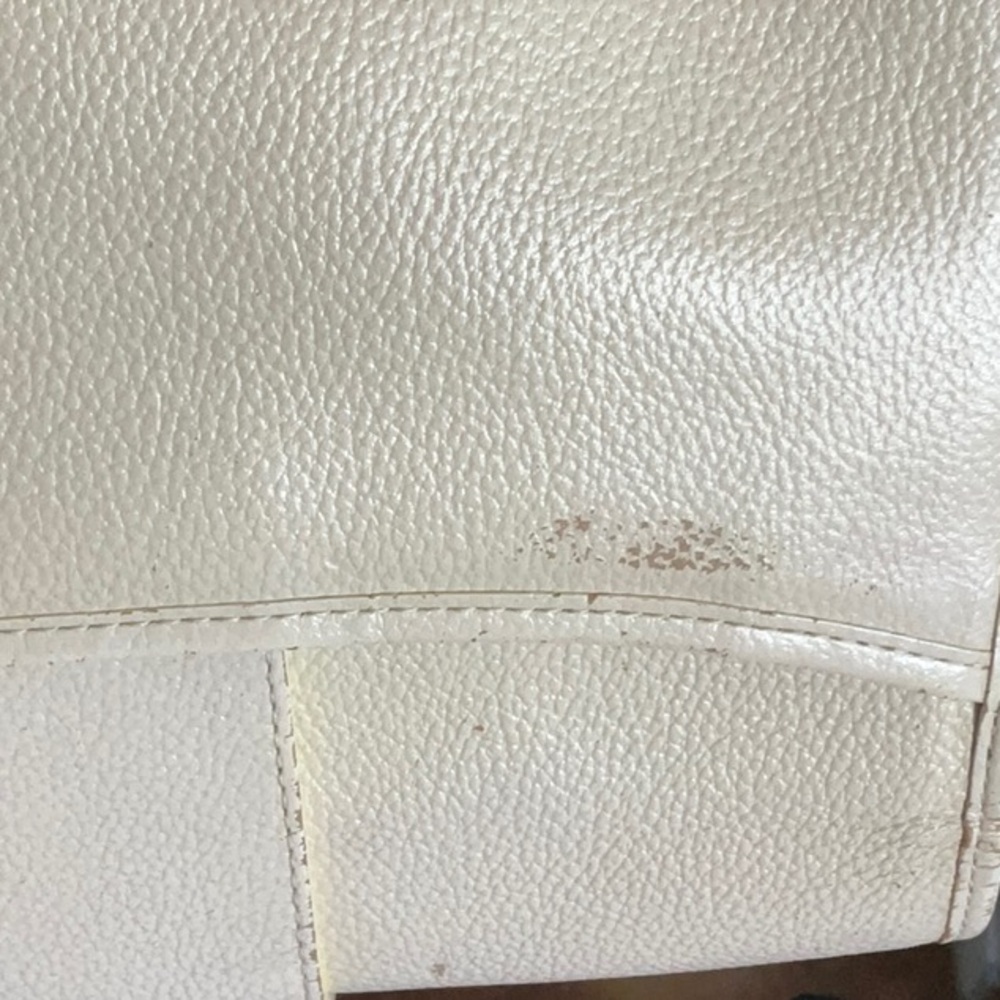 YSL used Lux Crossbody slight rubbing strap needs a little work final sale - Picture 2 of 2
